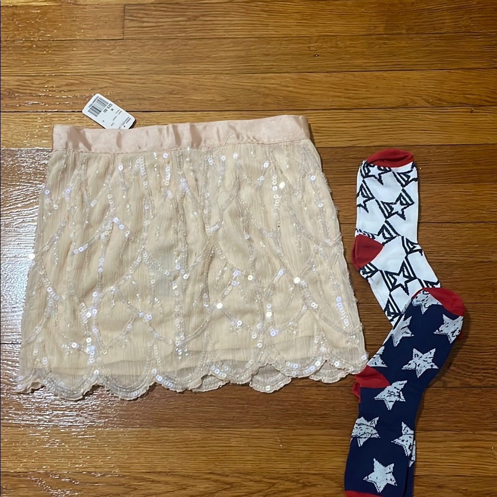 Forever 21 Cream squint skirt and 2 pair 4 of July socks